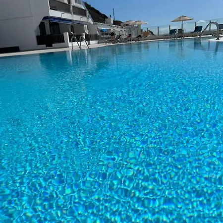 Apartment Seaview Oasis: Puerto Rico With Pool And Parking *